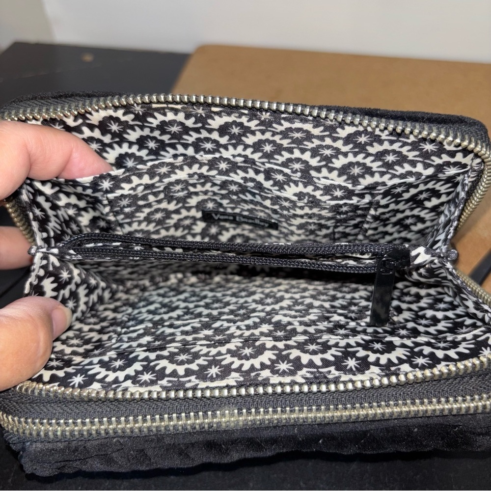 Vera Bradley Black Quilted Velvet Crossbody Bag 7x5 - Picture 8 of 8